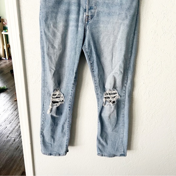 Levi's Jeans Women's 31 Wedgie Straight Knee Hole Light Wash Button Fly - Picture 4 of 8